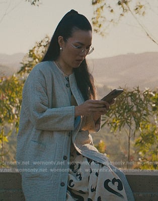 Amy's beige crinkled jacket on Beef