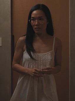 Amy's white pleated night dress on Beef