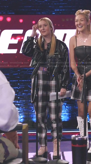 Ana Heichel's black plaid pants on The Voice