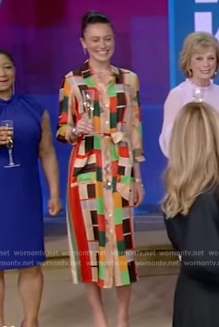 Aubrey Paige's geometric print shirtdress on Live with Kelly and Ryan