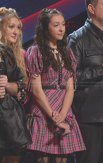 Bella Heichel's pink plaid dress on The Voice