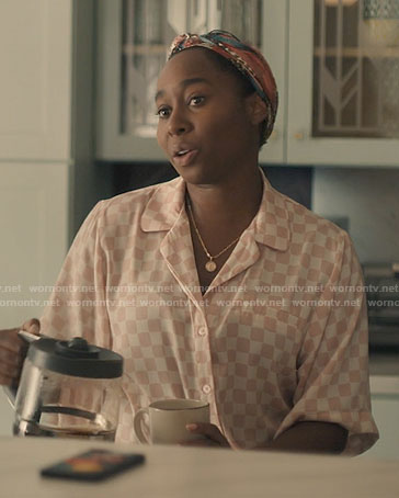 Brit's pink checkerboard pajamas on Single Drunk Female