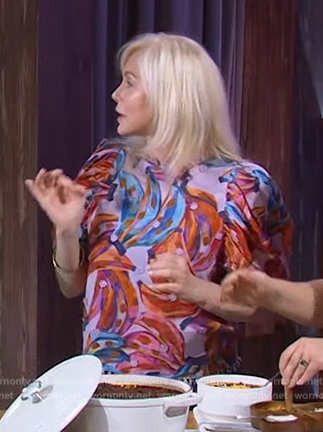 Chef Blondie's banana print top on The Kelly Clarkson Show