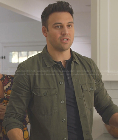 Eddie Diaz's green button down shirt on 9-1-1