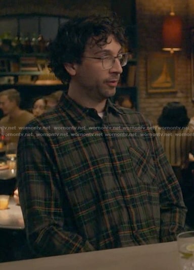 Edward's green plaid shirt on Not Dead Yet