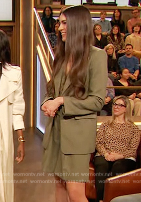 Erica Wark's green linen blazer and shorts on The Drew Barrymore Show