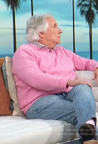 Henry Winkler's pink cable knit sweater on Access Hollywood
