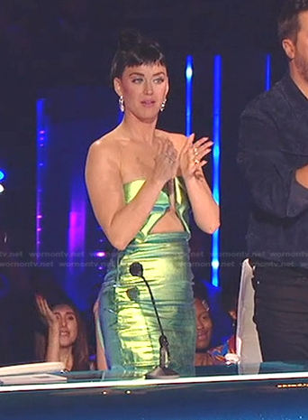 Katy's metallic strapless gown on American Idol