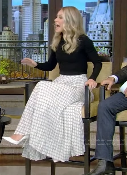 Kelly's white printed pleated midi skirt on Live with Kelly and Ryan
