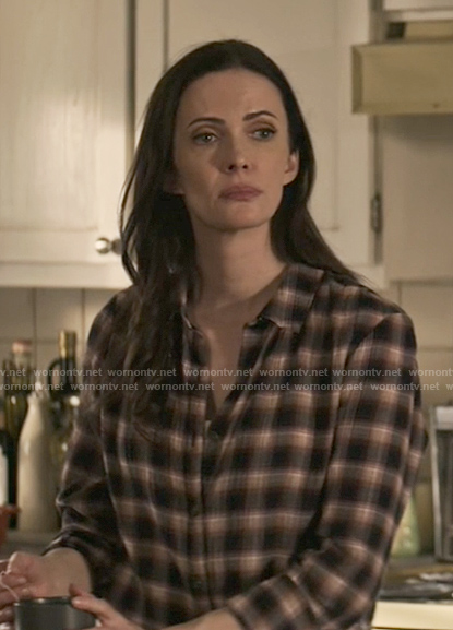 Lois's plaid shirt on Superman and Lois
