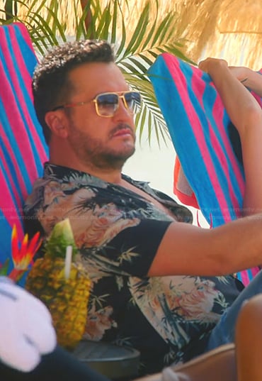 Luke Bryan's black tiger print shirt on American Idol