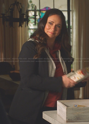 Maddie's grey hoodie and blazer on 9-1-1