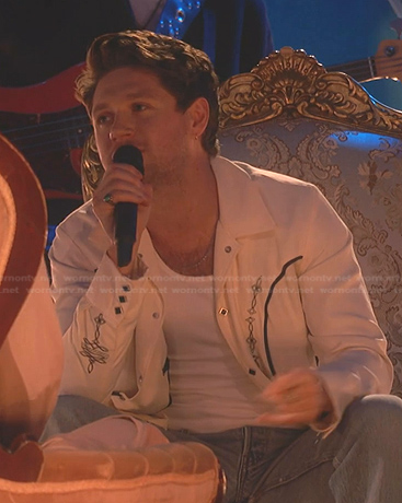 Niall Horan's white embroidered western jacket on the Voice