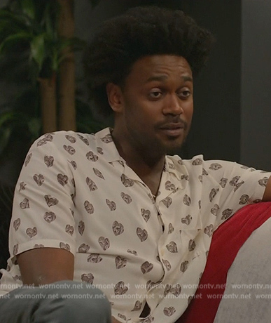 Noah's white printed shirt on Grand Crew