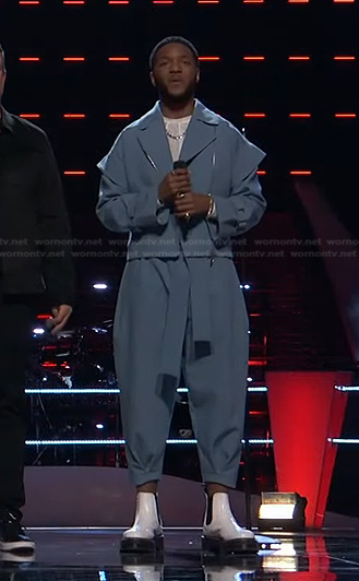Ray Uriel's blue jacket and pants on the Voice