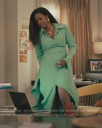 Vivian's green blouse and asymmetrical skirt on Bel-Air
