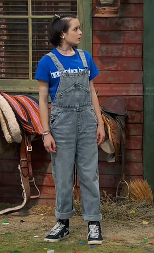 Winnie’s grey denim overalls and blue tee on Bunkd