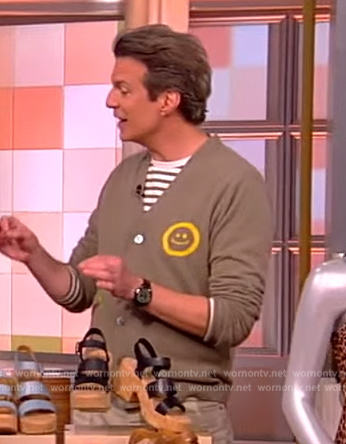Adam Glassman's khaki cardigan on The View