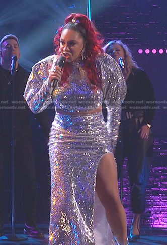 Cait Martin's sequin cropped top and skirt on The Voice