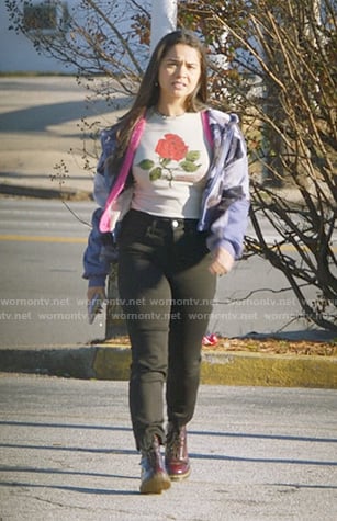 Dana's rose graphic tee, colorblock cardigan and purple fleece jacket on True Lies