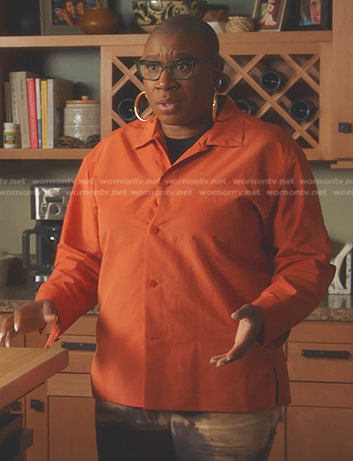 Hen's orange button down shirt on 9-1-1