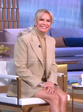 Jennifer's beige blazer on Good Morning America