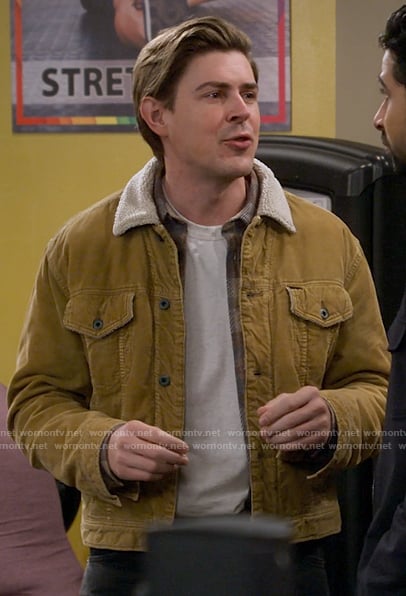 Jesse's corduroy jacket with sherpa collar on How I Met Your Father