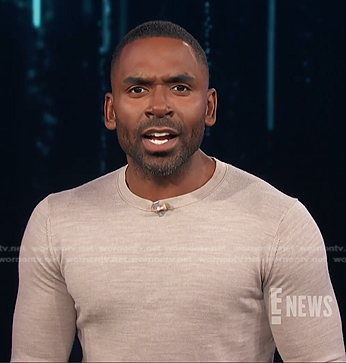 Justin's beige crewneck sweater on E! News