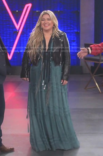 Kelly's green tiered maxi dress on The Voice