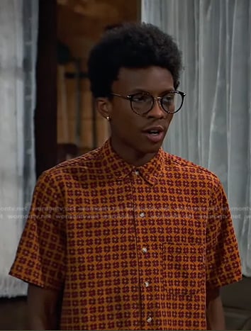 Noah's brown floral shirt on Bunkd