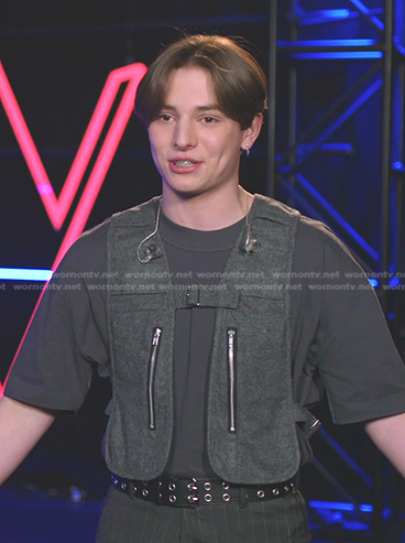 Ryley Tate Wilson's grey vest on The Voice