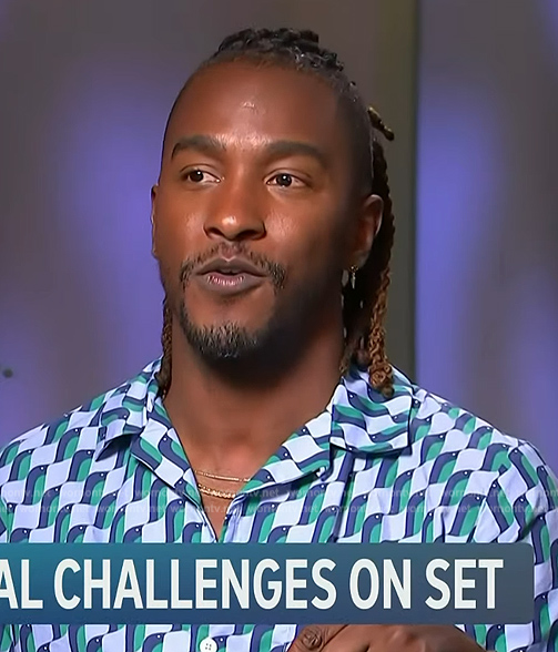 Scott's blue printed shirt on Access Hollywood