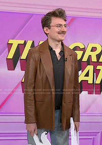 Sean Hickey's brown leather blazer on Today
