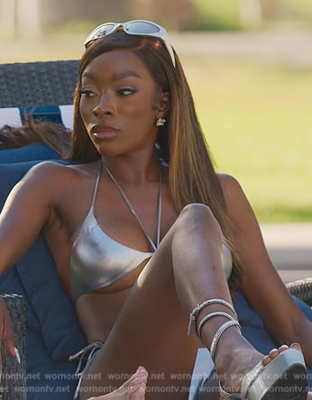 Chelsea's silver sunglasses on Selling Sunset