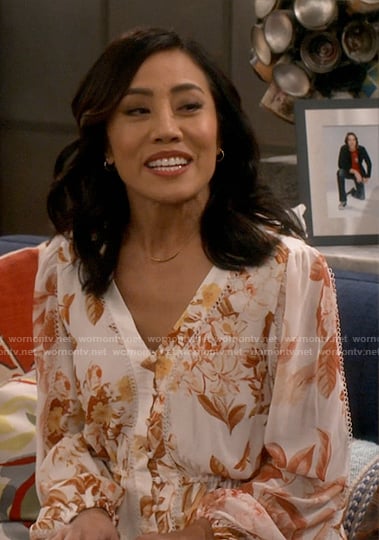 Alicia's floral top on iCarly