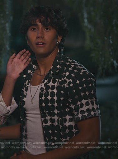 Ethan's circle print shirt on Never Have I Ever