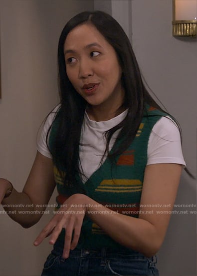 Ellen's green striped sweater vest on How I Met Your Father