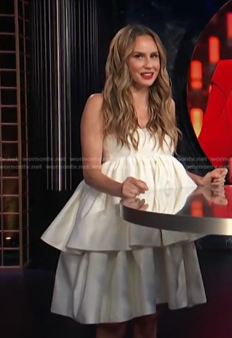 Keltie's white strapless tiered dress on E! News