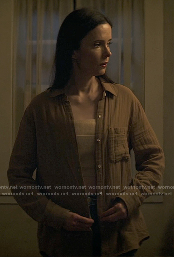 Lois's tan button up shirt on Superman and Lois