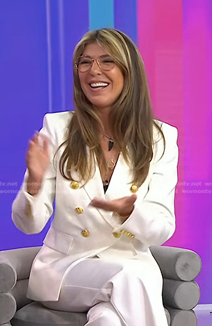 Nina García's white blazer with gold buttons on Today