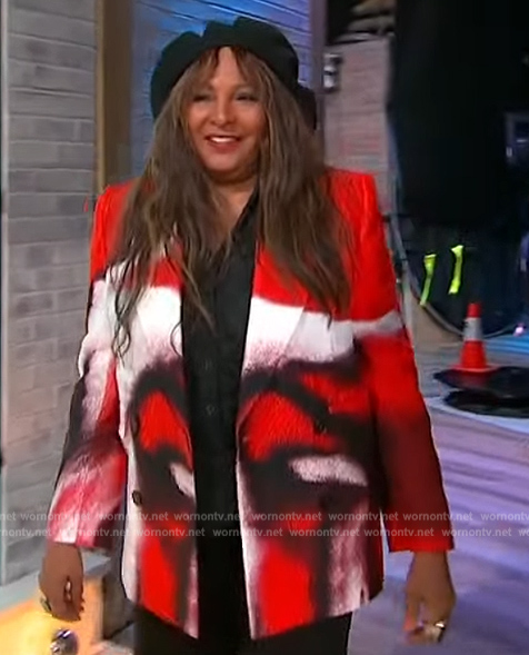 Pam Grier's red and white printed blazer on Sherri