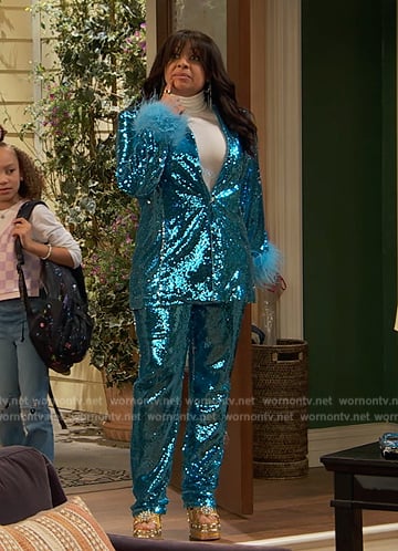Raven's blue sequin suit on Ravens Home