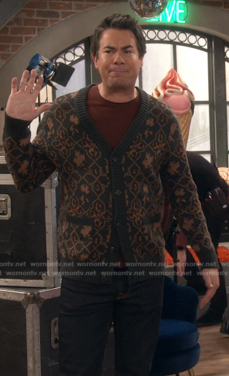 Spencer's green printed cardigan on iCarly