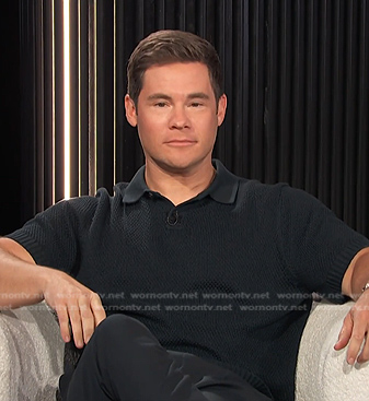 Adam DeVine's black knit polo shirt on E! News