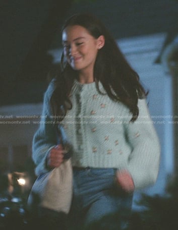 Belly's blue floral knit cardigan on The Summer I Turned Pretty