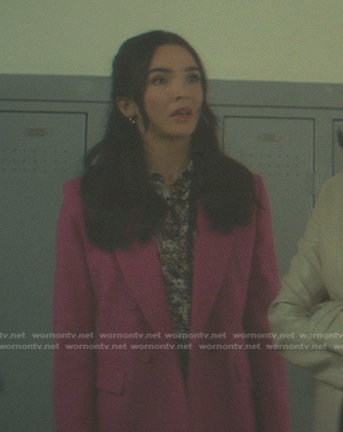 Bess's floral print shirt and pink blazer on Nancy Drew