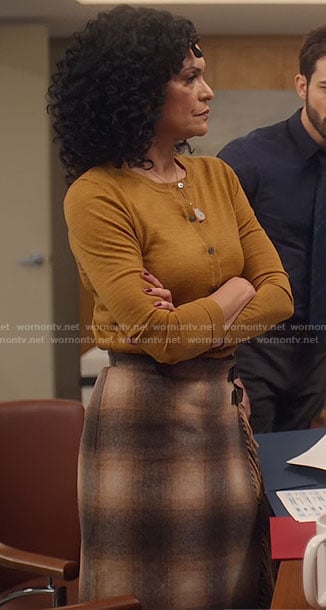 Francey's plaid fringed skirt on So Help Me Todd