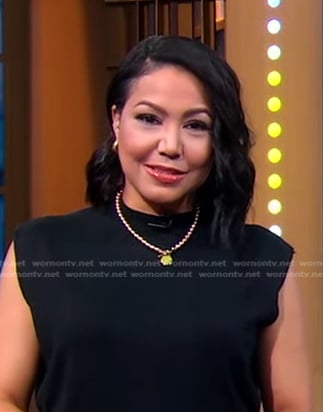 Stephanie's gold beaded necklace on Good Morning America