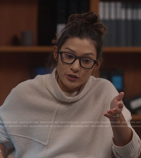 Susan's cream turtleneck sweater on So Help Me Todd
