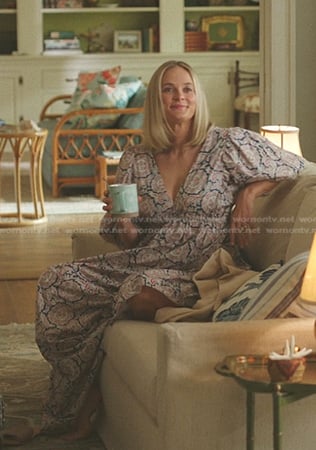 Susannah's printed maxi dress on The Summer I Turned Pretty
